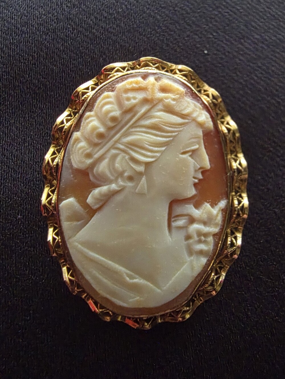 Vintage Tru-Kay 1/20 14KT Gold-Filled Shell Cameo Brooch/Pendant